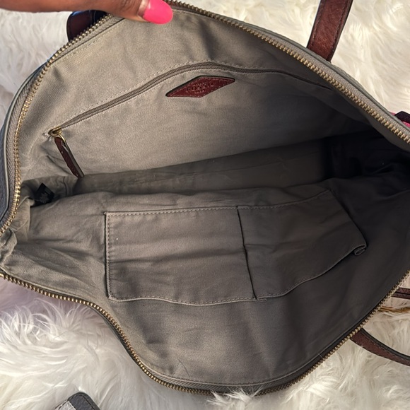 Large Fossil Tote with Wallet - Picture 2 of 6